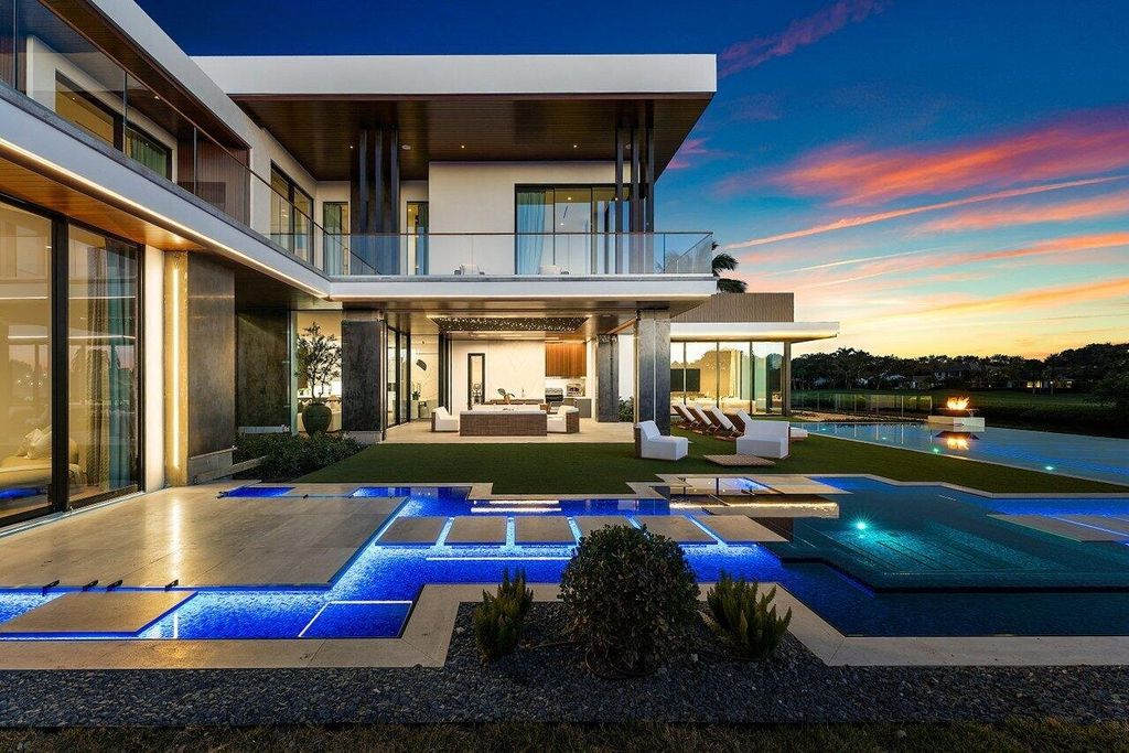 Infinity pool and terrace